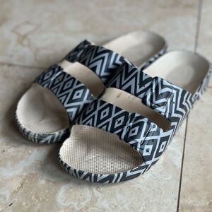 Freedom Moses Zoe Slide in Stone